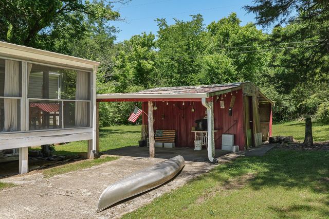 21 Lincoln Lake Rd, Kelso, TN 37348