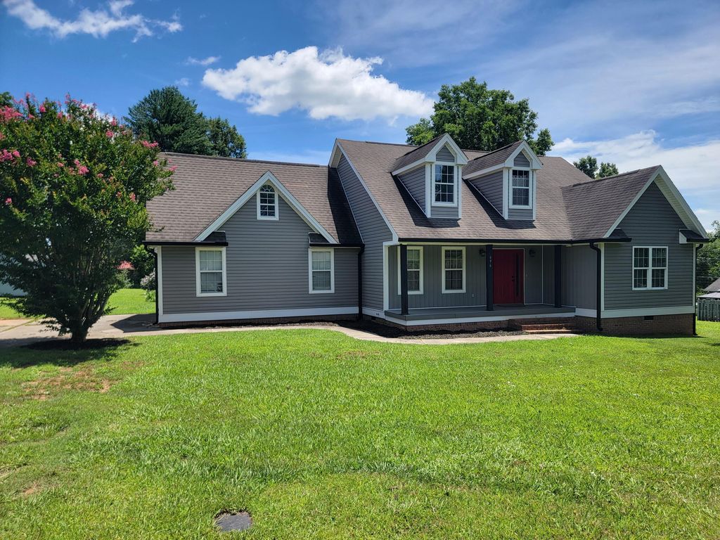 696 Thomas Avenue, Chickamauga, GA 30707