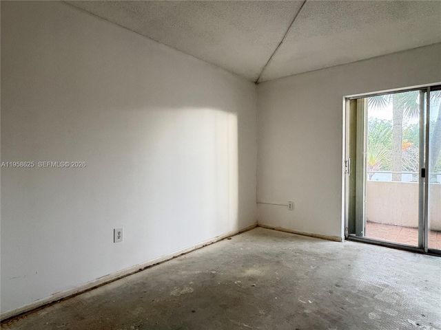 7777 SW 86th St F1-210, Miami, FL 33143