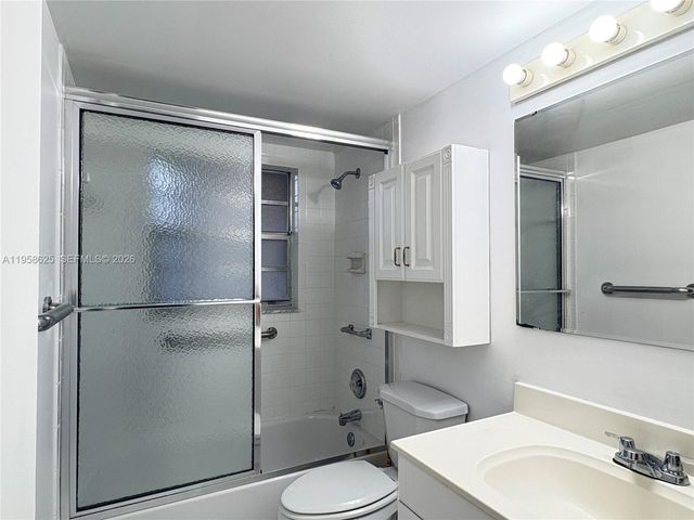 7777 SW 86th St F1-210, Miami, FL 33143