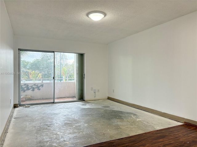 7777 SW 86th St F1-210, Miami, FL 33143