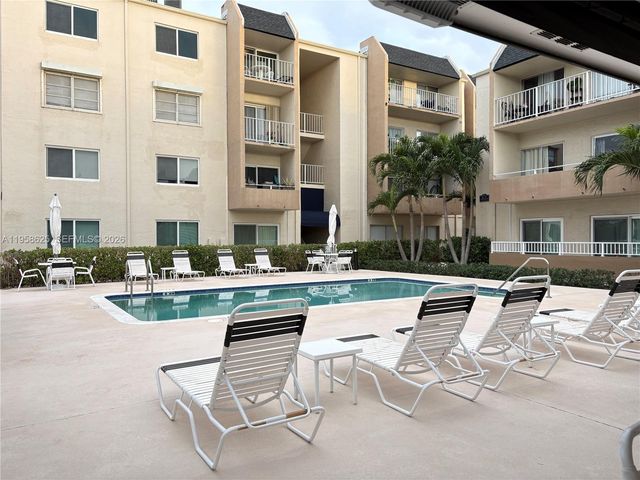 7777 SW 86th St F1-210, Miami, FL 33143