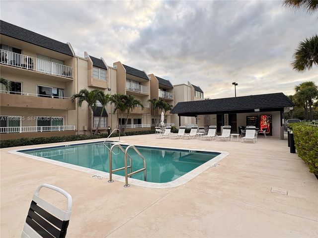 7777 SW 86th St F1-210, Miami, FL 33143