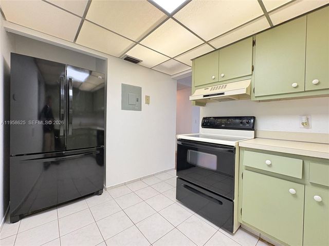 7777 SW 86th St F1-210, Miami, FL 33143