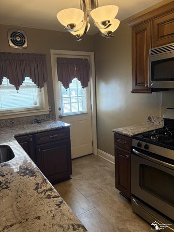 3457 Woodside Drive, Dearborn, MI 48124