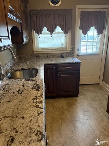 3457 Woodside Drive, Dearborn, MI 48124
