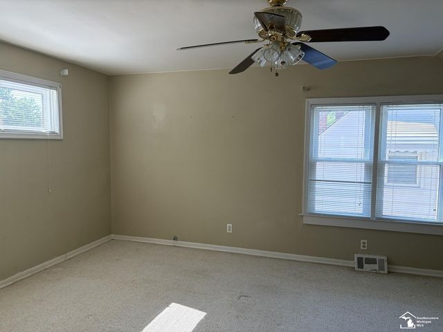 3457 Woodside Drive, Dearborn, MI 48124