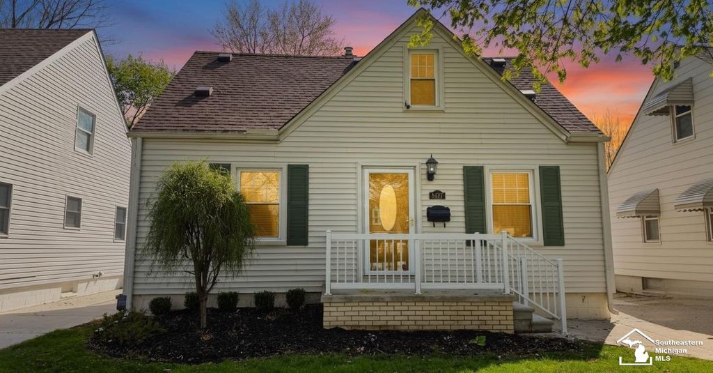 3457 Woodside Drive, Dearborn, MI 48124