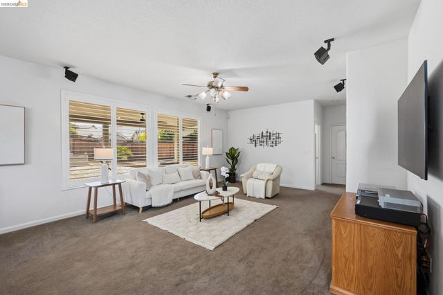 59 Glen Canyon Ct, Pittsburg, CA 94565