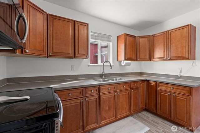 4121 S J Street, Tacoma, WA 98418