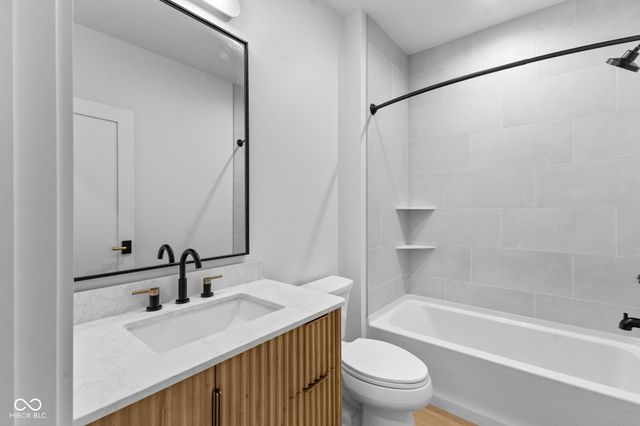 5336 Ashby Court, Greenwood, IN 46143