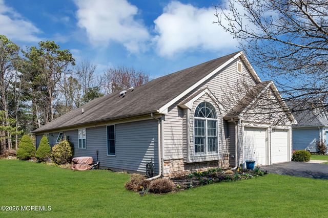 2735 Meadow Lake Drive, Toms River, NJ 08755