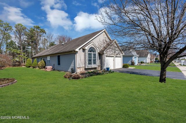 2735 Meadow Lake Drive, Toms River, NJ 08755