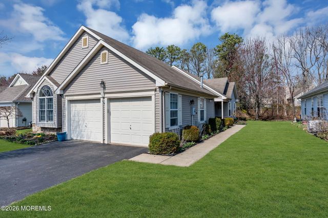 2735 Meadow Lake Drive, Toms River, NJ 08755