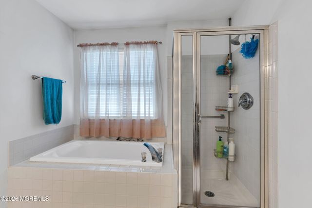 2735 Meadow Lake Drive, Toms River, NJ 08755