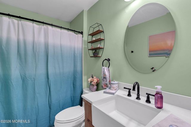 2735 Meadow Lake Drive, Toms River, NJ 08755