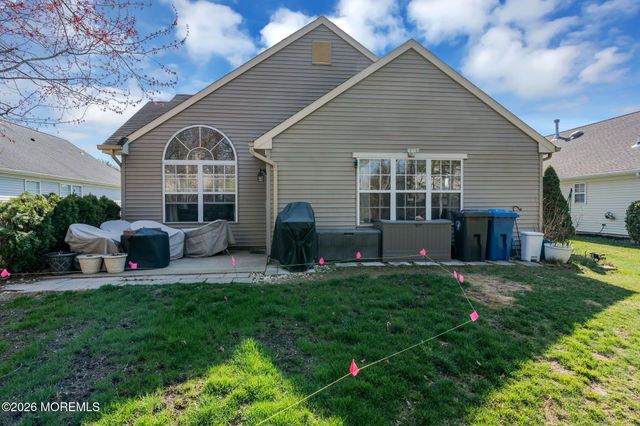 2735 Meadow Lake Drive, Toms River, NJ 08755