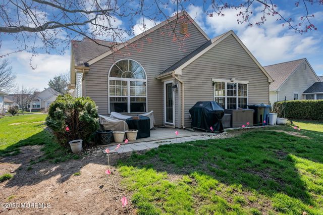 2735 Meadow Lake Drive, Toms River, NJ 08755