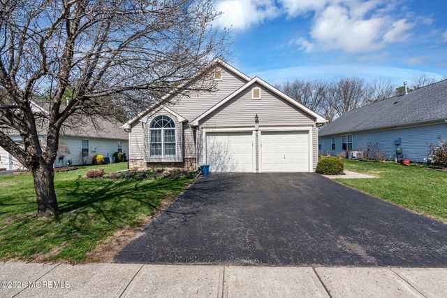 2735 Meadow Lake Drive, Toms River, NJ 08755