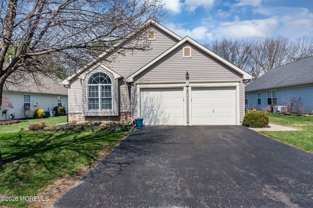 2735 Meadow Lake Drive, Toms River, NJ 08755