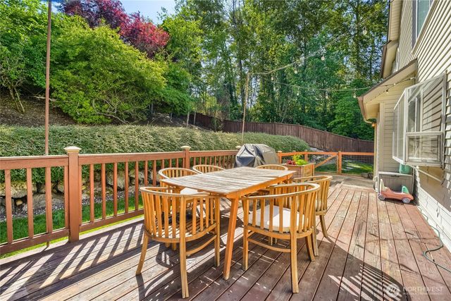 2412 21st Avenue Ct SE, Puyallup, WA 98372