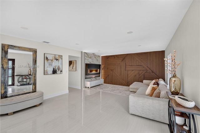 1892 NE 33rd Street, Oakland Park, FL 33306