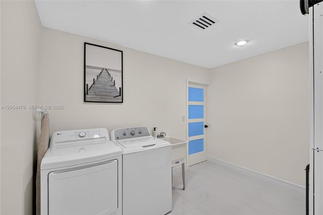 1892 NE 33rd Street, Oakland Park, FL 33306