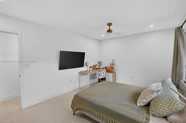1892 NE 33rd Street, Oakland Park, FL 33306