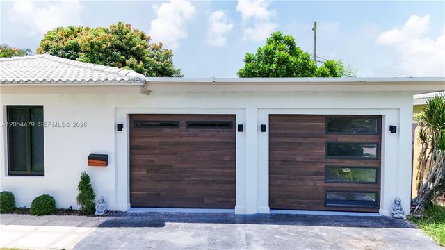 1892 NE 33rd Street, Oakland Park, FL 33306