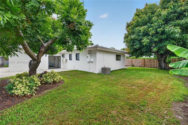 1892 NE 33rd Street, Oakland Park, FL 33306