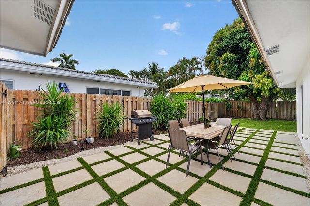 1892 NE 33rd Street, Oakland Park, FL 33306