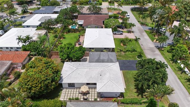 1892 NE 33rd Street, Oakland Park, FL 33306
