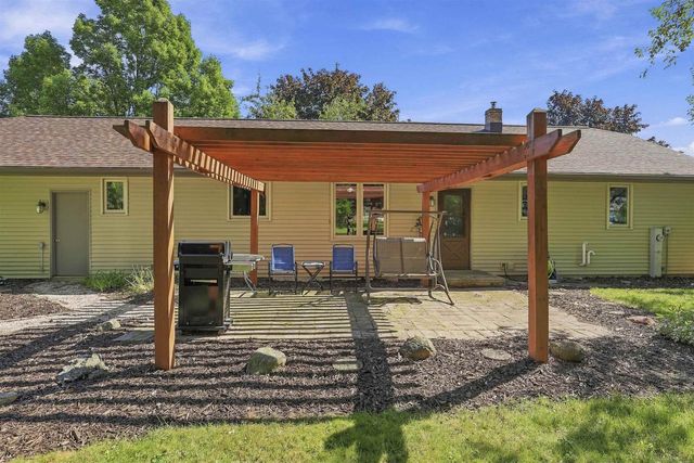 1815 ROOSEVELT STREET, Little Chute, WI 54140