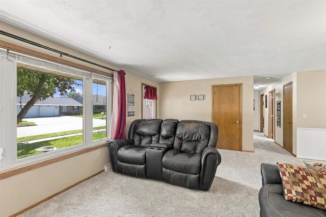 1815 ROOSEVELT STREET, Little Chute, WI 54140