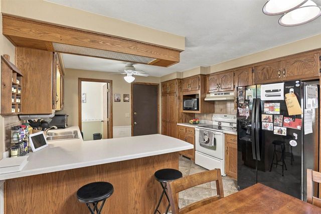 1815 ROOSEVELT STREET, Little Chute, WI 54140
