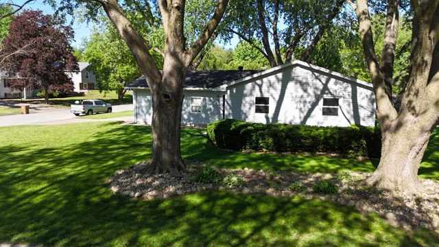 318 Westbourne Road, Waterloo, IA 50701