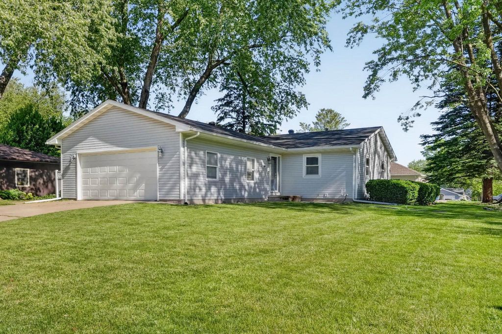 318 Westbourne Road, Waterloo, IA 50701