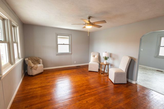 844 W Frank Street, Mitchell, IN 47446