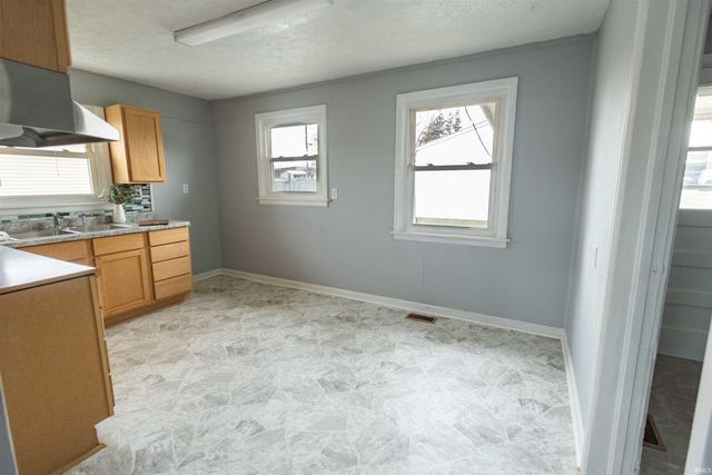 844 W Frank Street, Mitchell, IN 47446