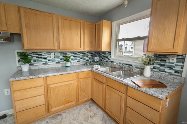 844 W Frank Street, Mitchell, IN 47446