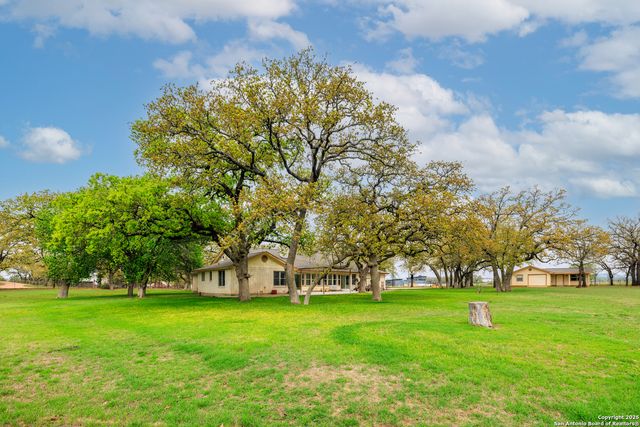 1416 Countryside Bend, Fredericksburg, TX 78624