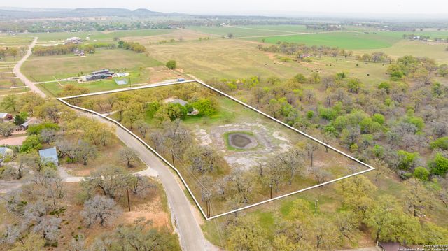 1416 Countryside Bend, Fredericksburg, TX 78624