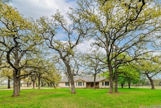 1416 Countryside Bend, Fredericksburg, TX 78624
