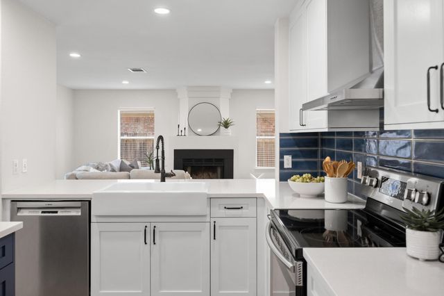 8504 Aoudad TRL, Austin, TX 78749
