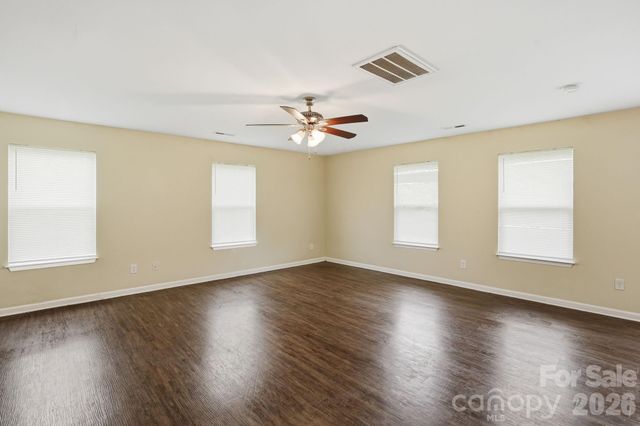 5056 Broad Leaf Court, Dallas, NC 28034