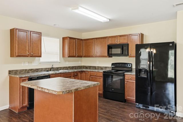 5056 Broad Leaf Court, Dallas, NC 28034