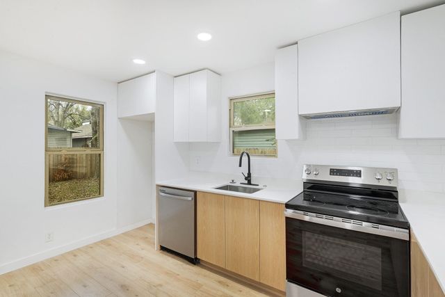 2404 Santa Rita ST, Austin, TX 78702