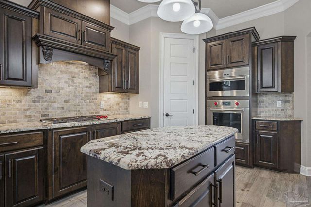 5871 Huntington Creek Blvd, Pensacola, FL 32526