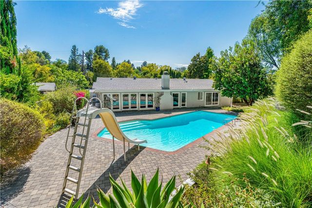 5300 Blanco Avenue, Woodland Hills, CA 91367