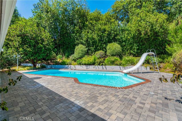5300 Blanco Avenue, Woodland Hills, CA 91367